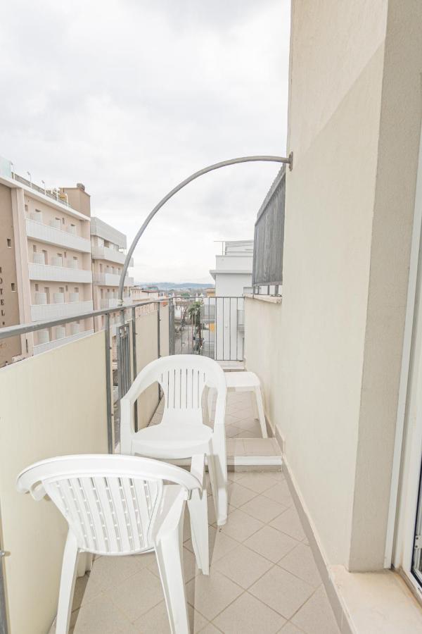 Hotel Arlino Rimini Exterior photo
